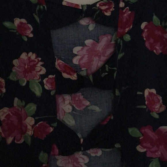 Floral top - Picture 3 of 3